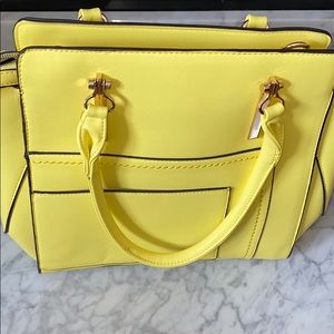 Bright yellow bag perfect for summer! ☀️